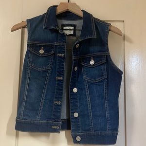 Basic denim vest